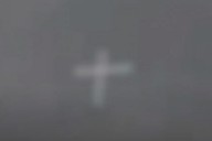 Cruz luminosa aparece no céu em Kiev, capital da Ucrânia