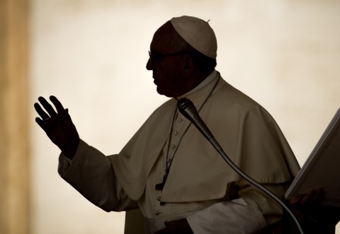 A perseguição aos cristãos já virou uma crise internacional. Lamentavelmente, a posição do Papa Francisco em relação ao Islã parece advir do mundo da fantasia. (Foto: Giulio Origlia/Getty Images)
