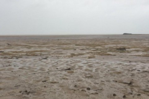 Mar em Bahamas desaparece temporariamente em decorrência do furacão Irma, que atingiu a costa sudeste dos Estados Unidos (Twitter/Reprodução)