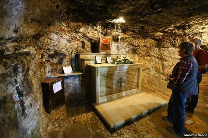 Gruta onde morou o profeta Elias.